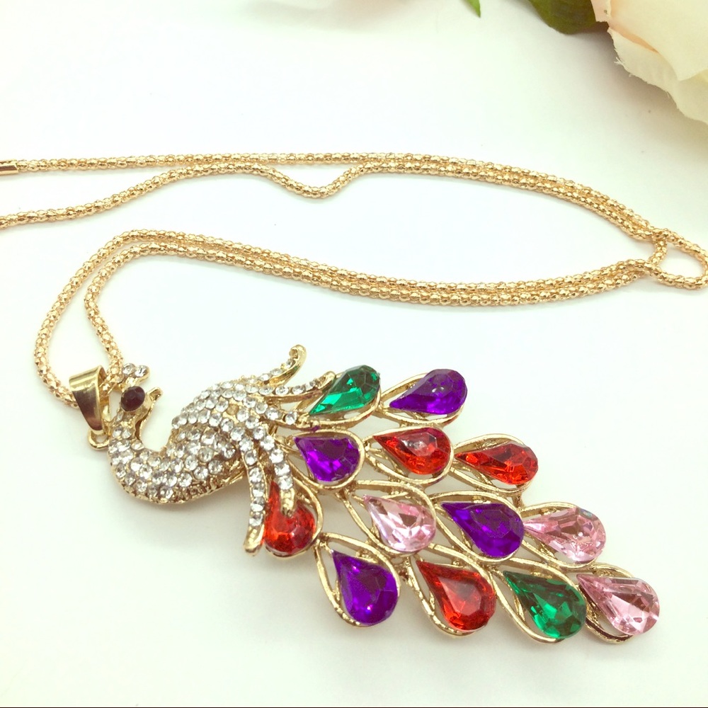 🌲🌲NWOT amazing peacock necklace